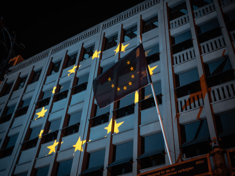 Pożyczka z Unii Europejskiej a zwykła pożyczka – co się bardziej opłaca?