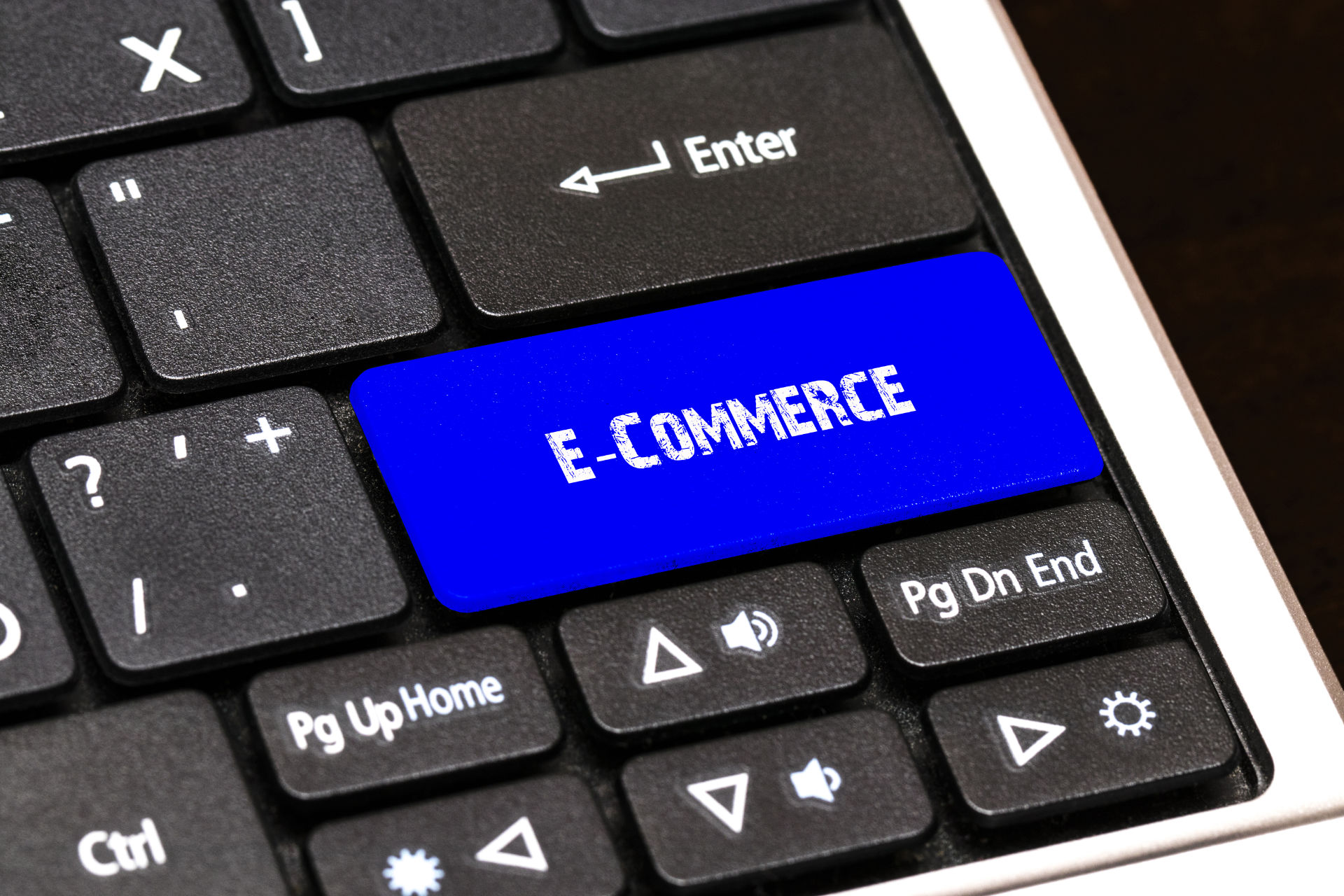 E-Commerce bez granic – jak odpowiednio przetłumaczone regulaminy wpływają na zaufanie klientów